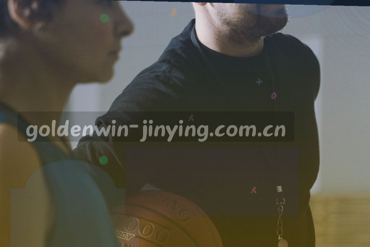 深靛蓝底色上的抽象几何地图网格，一个金色光点与四条细线相连
